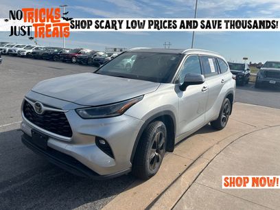 Used 2021 Toyota Highlander XLE