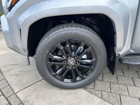 New 2026 Toyota 4Runner 4WD image 18