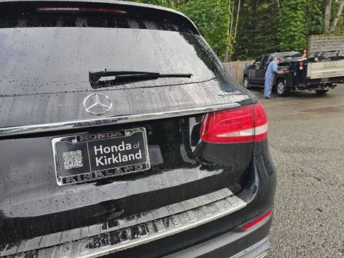 Used 2019 Mercedes-Benz GLC 300 4MATIC image 16
