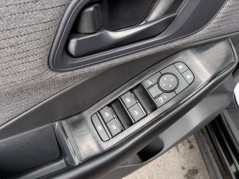 Used 2023 Nissan Rogue S AWD/4WD image 10