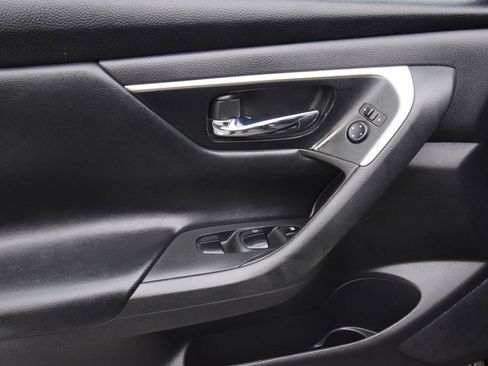 Used 2016 Nissan Altima 2.5 S w/ Power Driver Seat Package FWD image 19