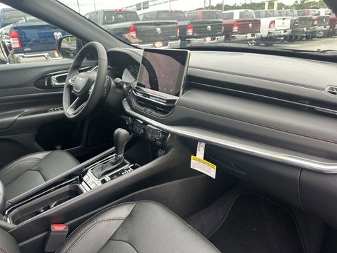 Used 2023 Jeep Compass Limited AWD/4WD image 28
