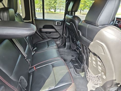 Used 2019 Jeep Wrangler Unlimited Rubicon AWD/4WD image 16