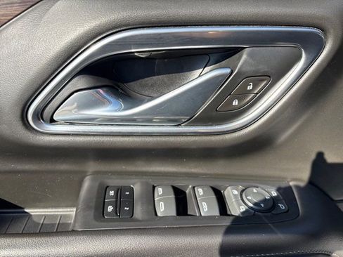 Used 2021 Chevrolet Tahoe Z71 w/ Z71 Signature Package image 23