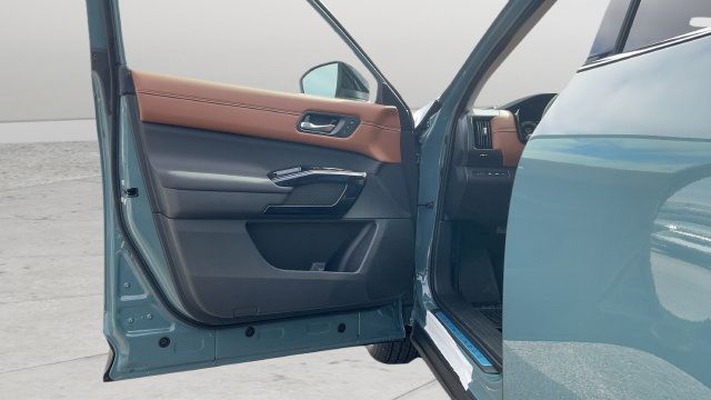 New 2026 Nissan Pathfinder Platinum w/ Cargo Package FWD image 16