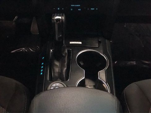 Used 2017 Ford Explorer XLT AWD/4WD image 26