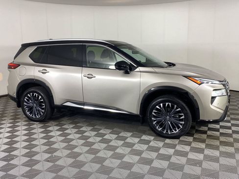 Used 2024 Nissan Rogue Platinum w/ Platinum Premium Package AWD/4WD image 3
