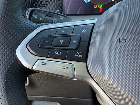 New 2026 Volkswagen Tiguan SE R-Line FWD image 16