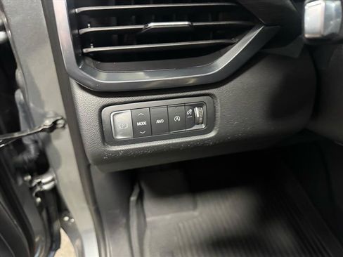 Used 2024 GMC Acadia AT4 w/ Luxury Package image 17