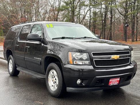 Used 2013 Chevrolet Suburban LT w/ Luxury Package image 3