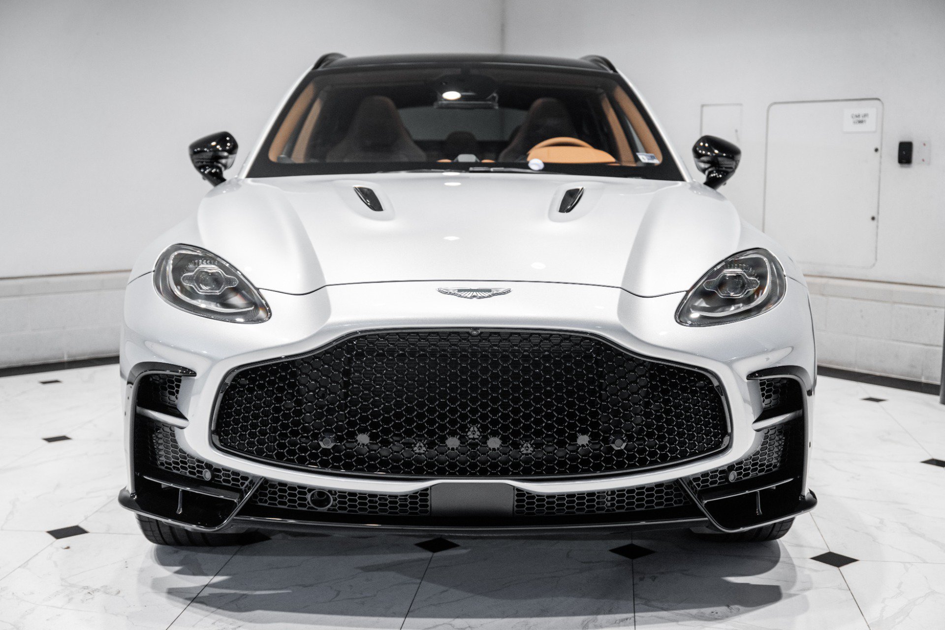 Used 2026 Aston Martin DBX S AWD/4WD image 7