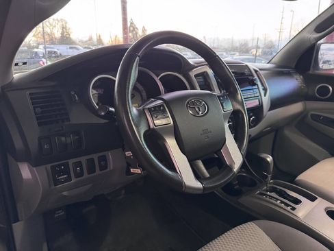 Used 2012 Toyota Tacoma 4x4 Double Cab image 10