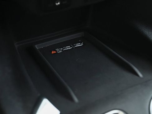 Used 2023 Chevrolet Traverse LT FWD image 34