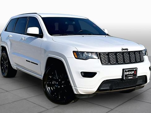 Used 2021 Jeep Grand Cherokee Laredo X RWD image 3