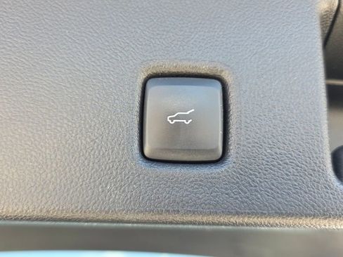 Used 2022 Ford Escape Titanium w/ Titanium Elite Package AWD/4WD image 17