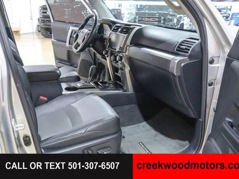 Used 2020 Toyota 4Runner SR5 Premium AWD/4WD image 10