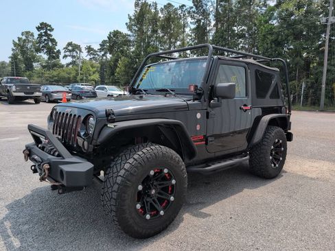 Used 2013 Jeep Wrangler Sport AWD/4WD image 4