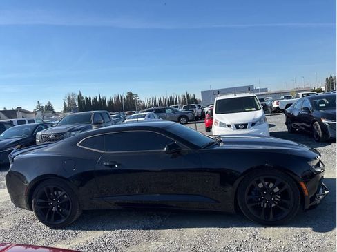 Used 2018 Chevrolet Camaro LT w/ RS Package image 9