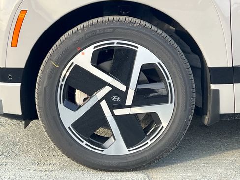 New 2026 Hyundai Ioniq 9 Calligraphy image 27