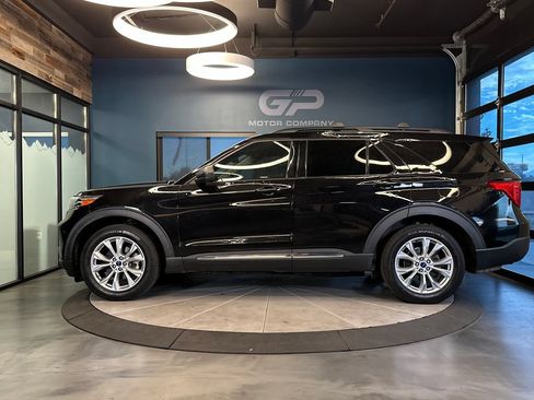 Used 2020 Ford Explorer XLT w/ Equipment Group 202A AWD/4WD image 6