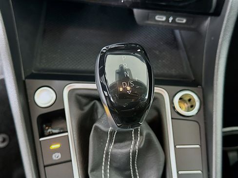 Used 2024 Volkswagen Jetta SE image 24