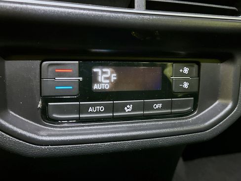 Used 2025 Volkswagen Atlas SE image 26