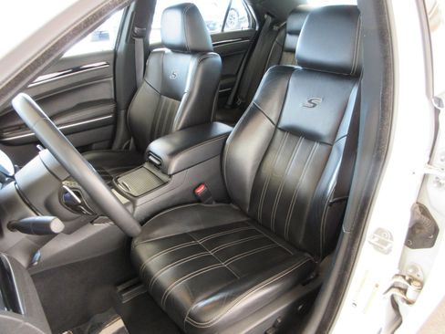 Used 2022 Chrysler 300 S RWD image 31