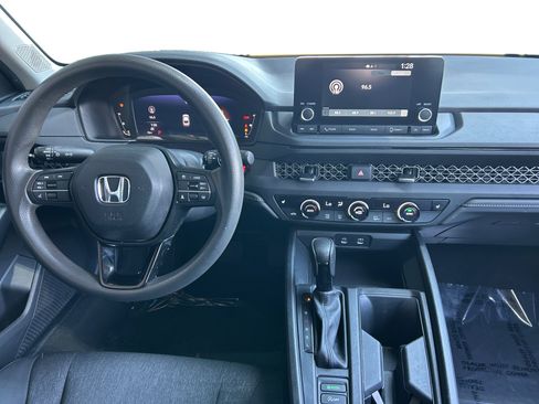 Used 2023 Honda Accord EX image 11