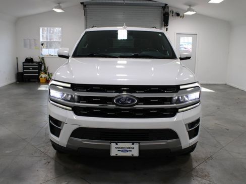 Used 2024 Ford Expedition Limited image 3