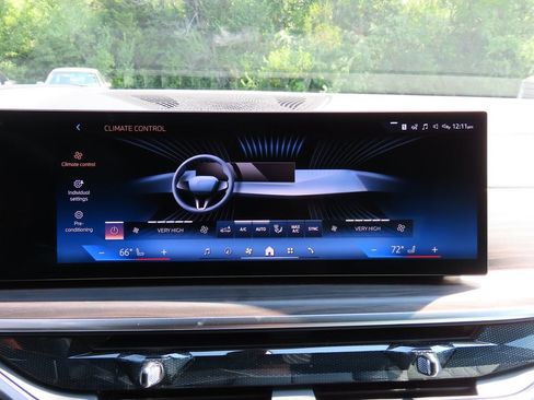 New 2026 BMW X5 xDrive40i w/ Executive Package image 30