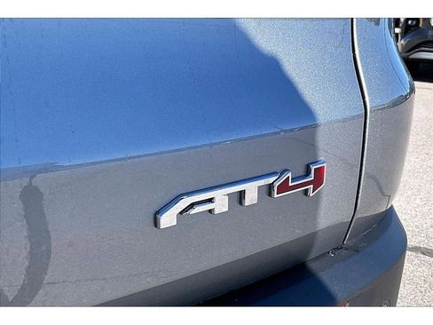 New 2026 GMC Acadia AT4 image 9