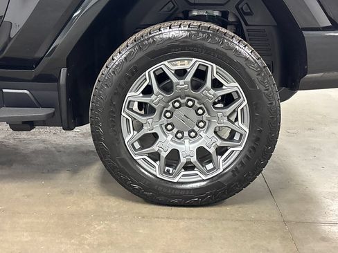 New 2026 GMC Hummer EV 4x4 Crew Cab image 14