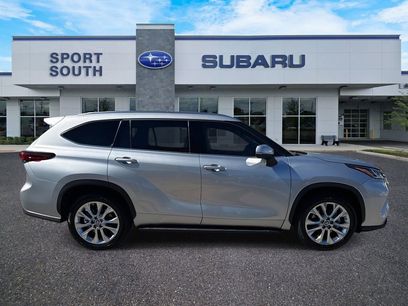 Used 2022 Toyota Highlander Limited