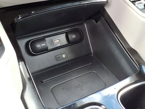 Certified 2022 Kia Telluride EX w/ EX Premium Package FWD image 21