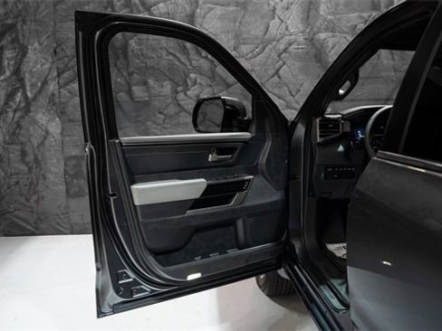 Used 2025 Toyota Tundra Limited image 4