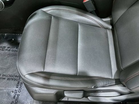 Certified 2025 Chevrolet Trax RS w/ Driver Confidence Package FWD image 19