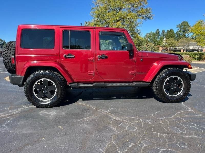 Used 2012 Jeep Wrangler Unlimited Sahara AWD/4WD image 13