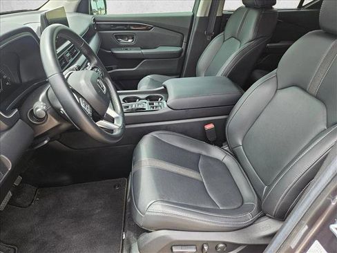 Used 2025 Honda Pilot EX-L image 15