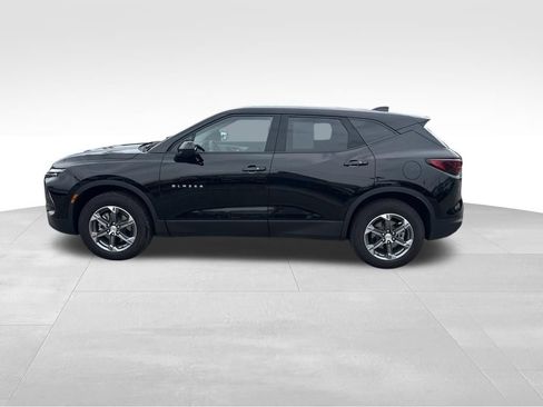 Used 2025 Chevrolet Blazer LT AWD/4WD image 3