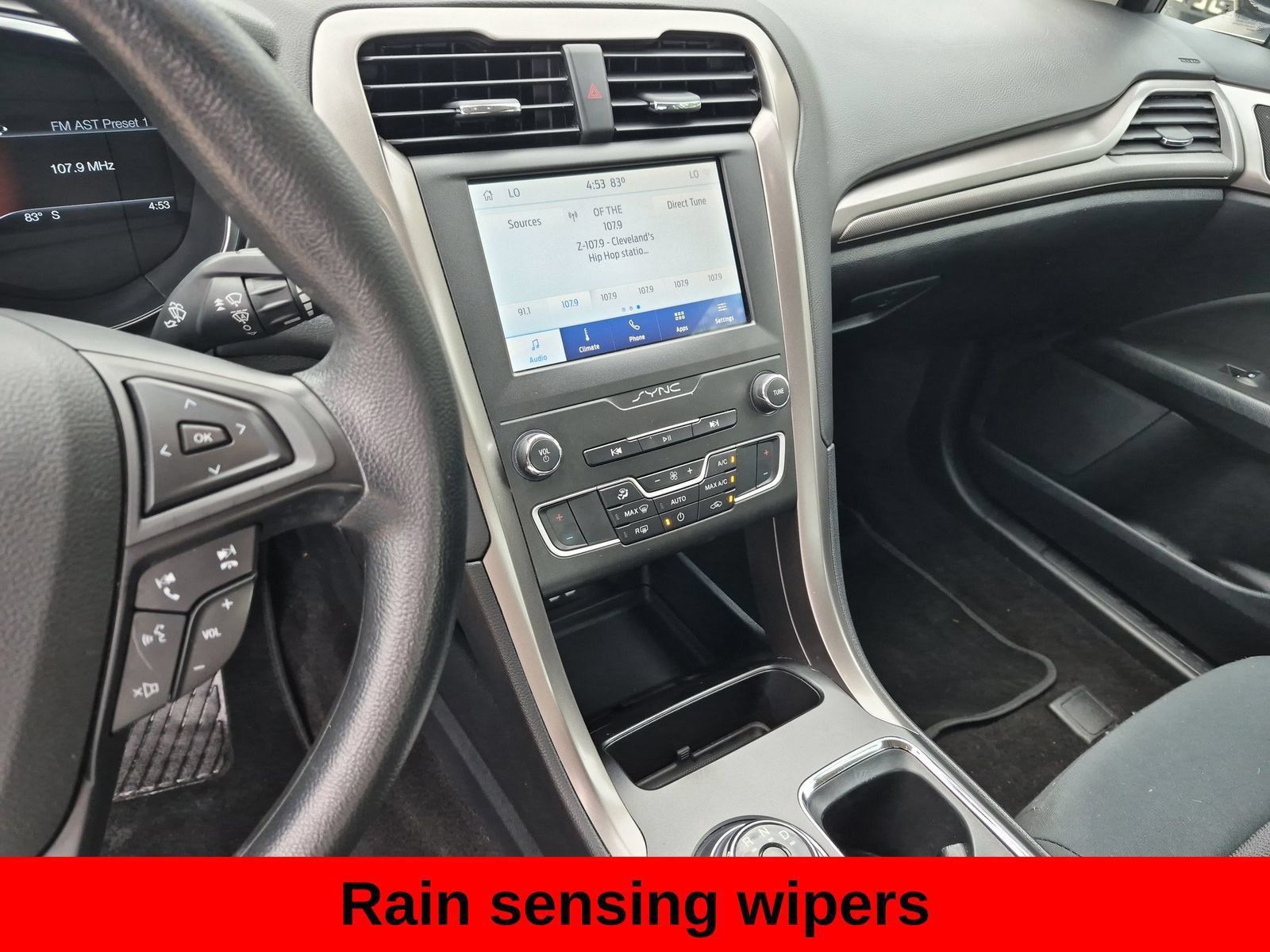 Used 2020 Ford Fusion SE FWD image 23