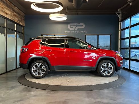 Used 2019 Jeep Compass Limited AWD/4WD image 2