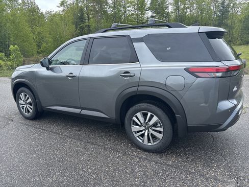 New 2026 Nissan Pathfinder SL AWD/4WD image 5
