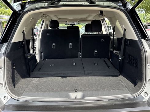 New 2026 Nissan Pathfinder SV w/ SV Premium Package FWD image 18