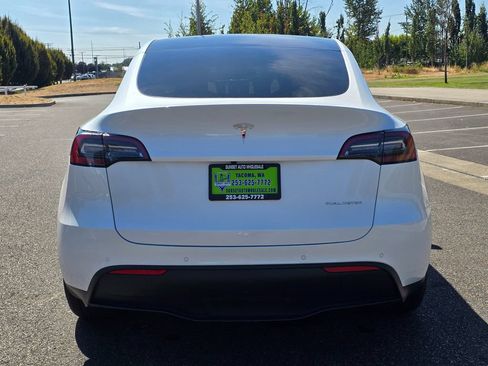 Used 2021 Tesla Model Y Long Range AWD/4WD image 4