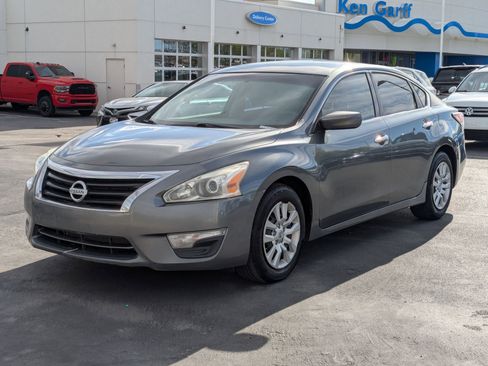 Used 2014 Nissan Altima 2.5 S FWD image 10