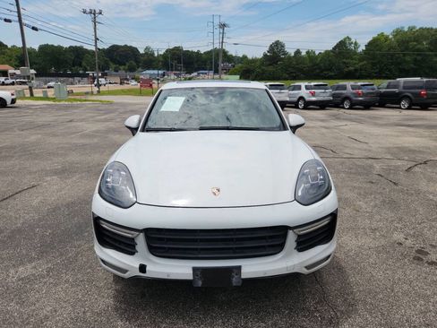 Used 2015 Porsche Cayenne Turbo AWD/4WD image 3