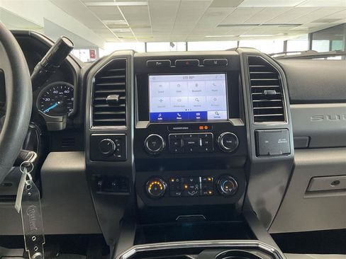 Used 2020 Ford F250 XLT w/ XLT Premium Package AWD/4WD image 16