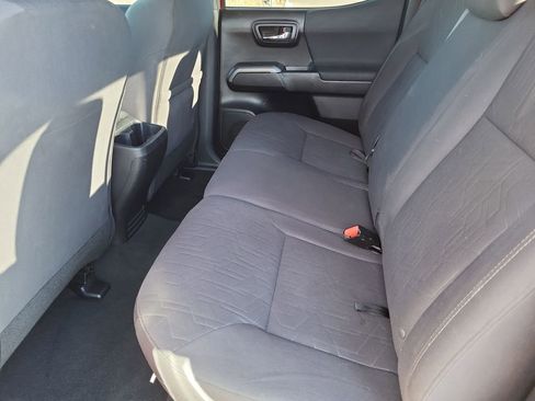 Used 2018 Toyota Tacoma TRD Sport w/ Technology Package image 30