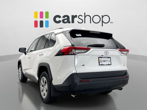 Used 2020 Toyota RAV4 LE w/ Carpet Mat Package AWD/4WD image 3