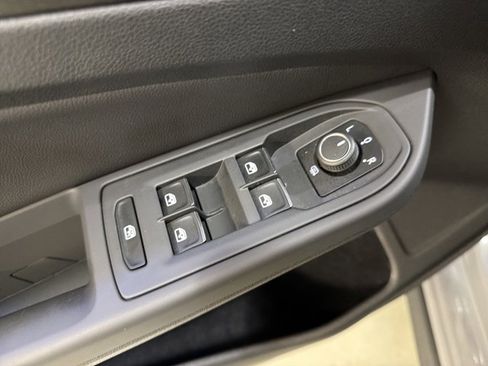 Certified 2022 Volkswagen GTI Autobahn FWD image 18